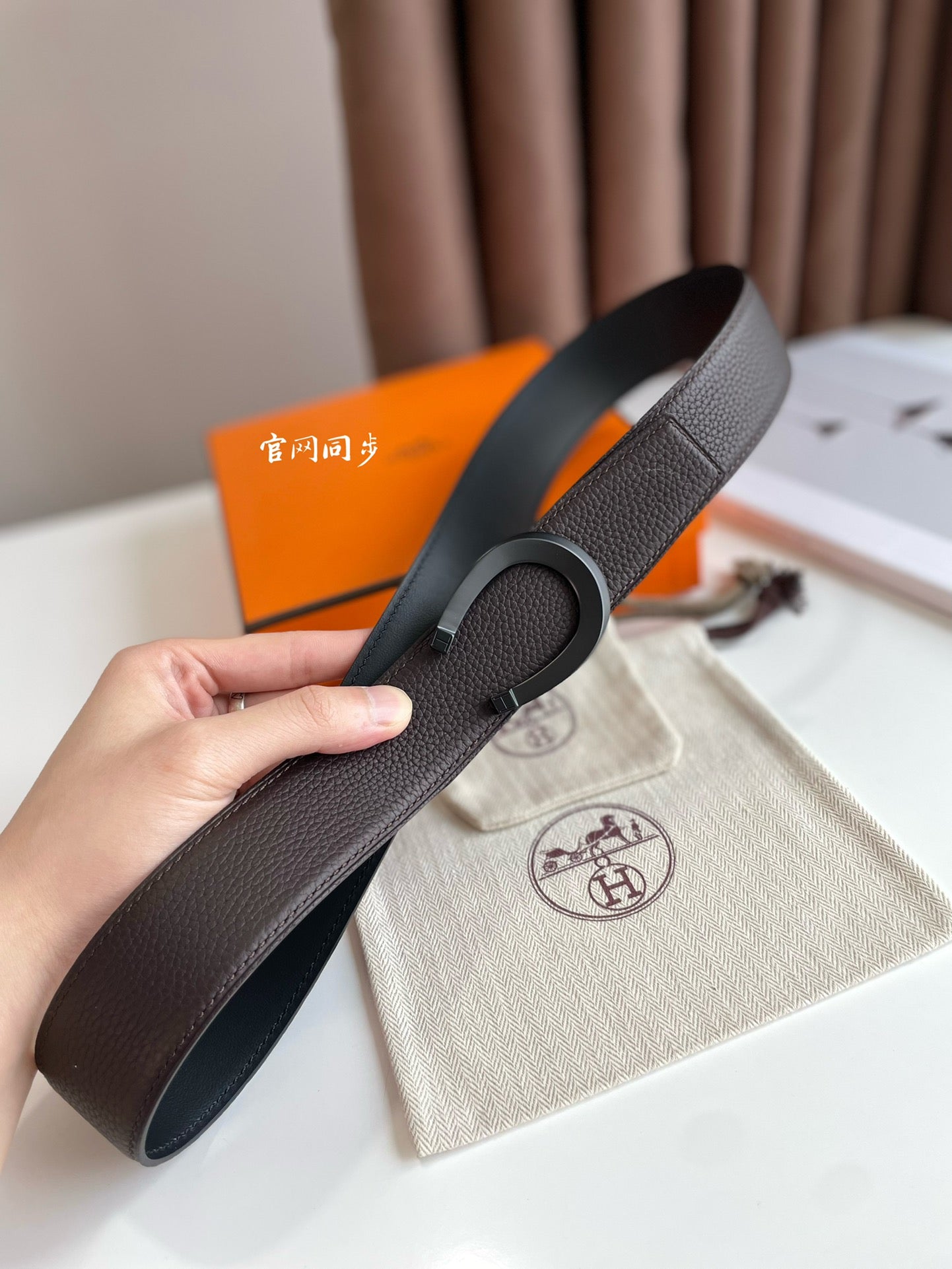 HERMES LUCK BELT BUCKLE & REVERSIBLE CHOCOLATE BROWN AND BLACK LEATHER STRAP 38MM