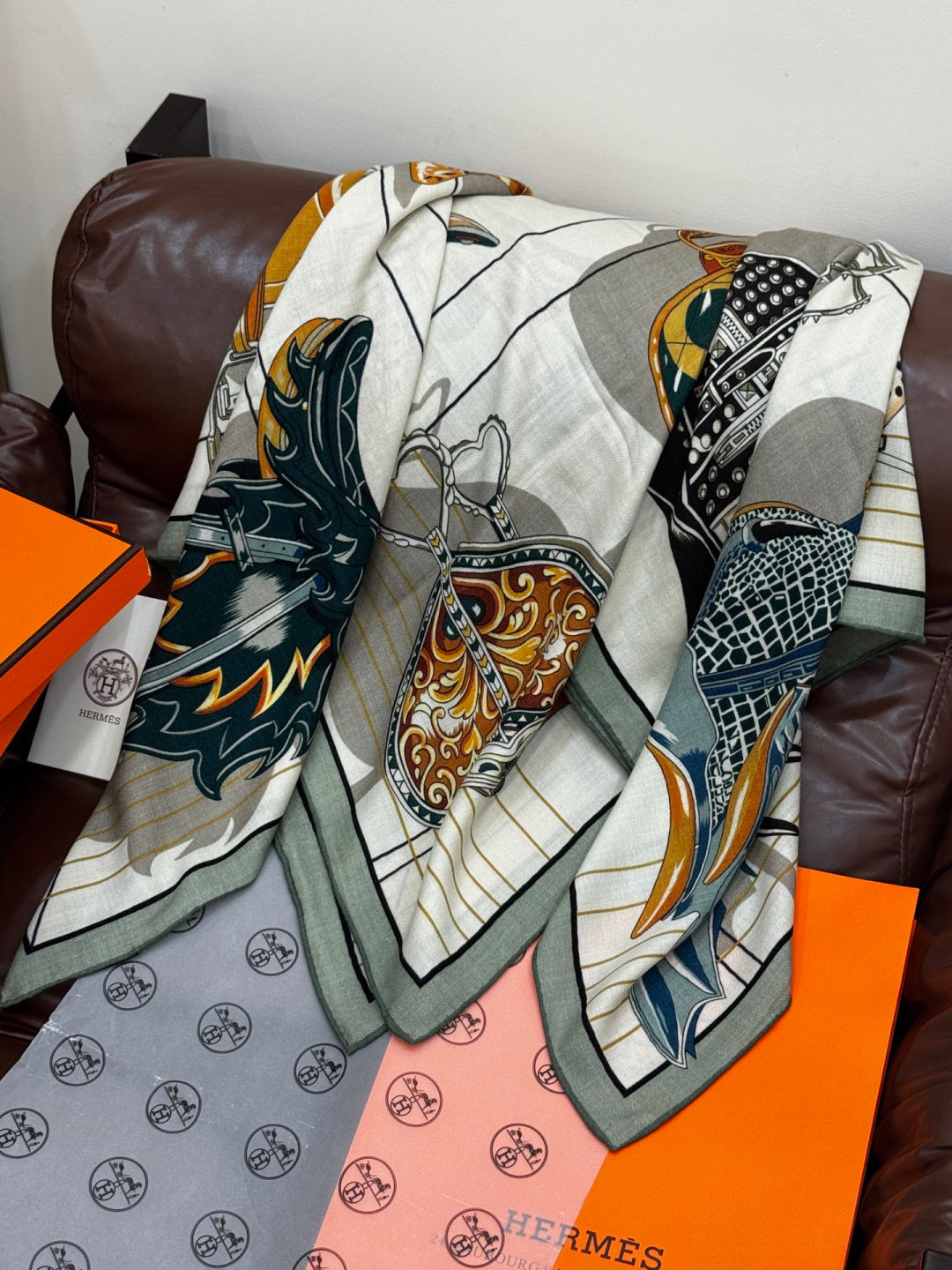 HERMES HERMES 25S SCARF 140 IN SILK CASERE 989484