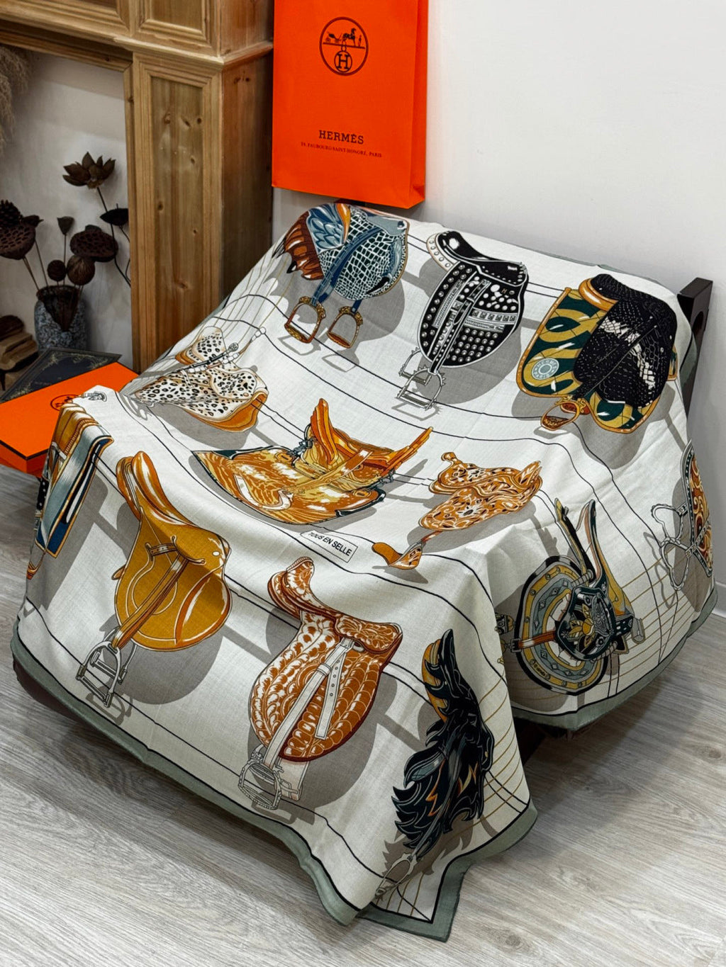 HERMES HERMES 25S SCARF 140 IN SILK CASERE 989484
