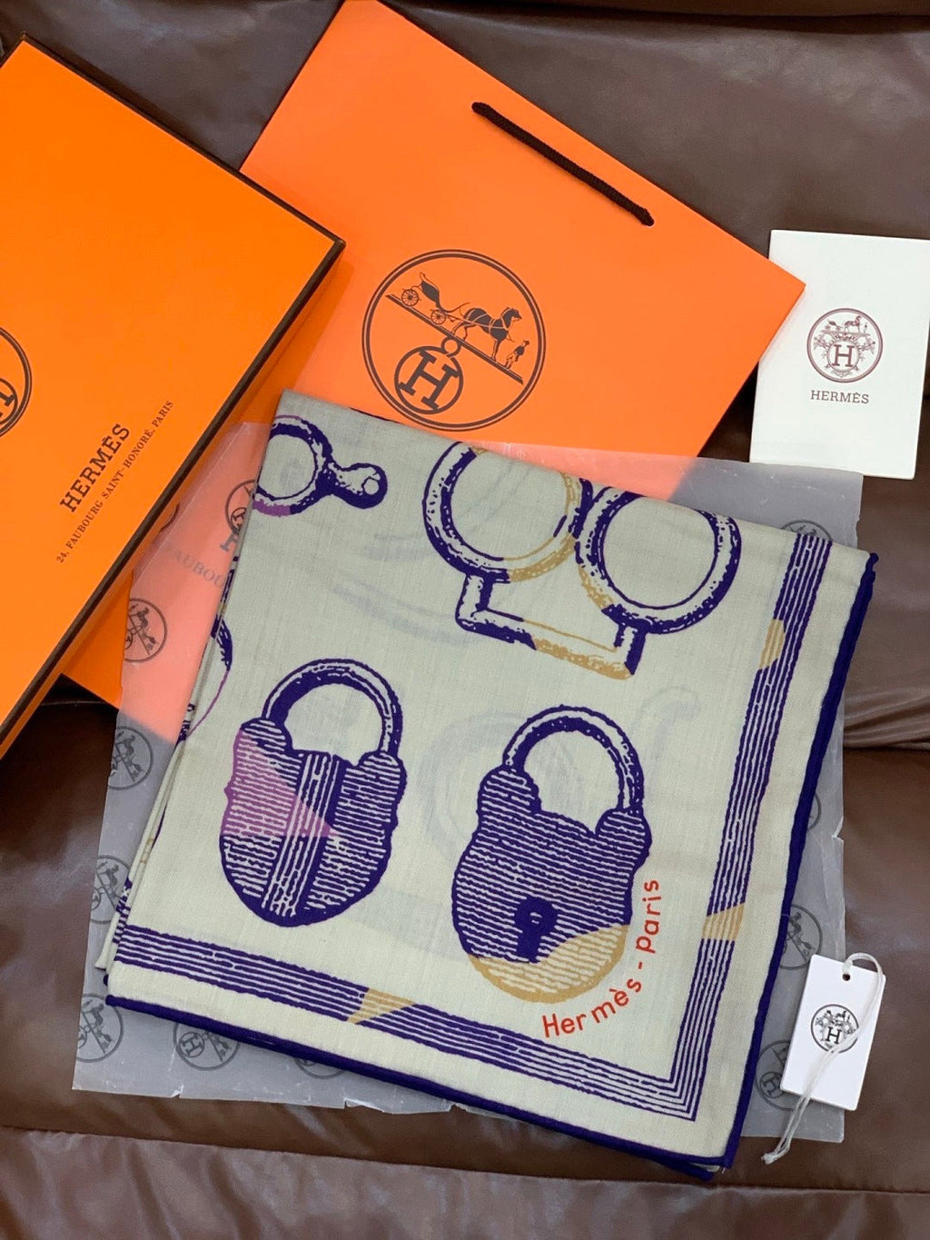 HERMES HERMES 25S SCARF 137 IN SILK CASERE 991688