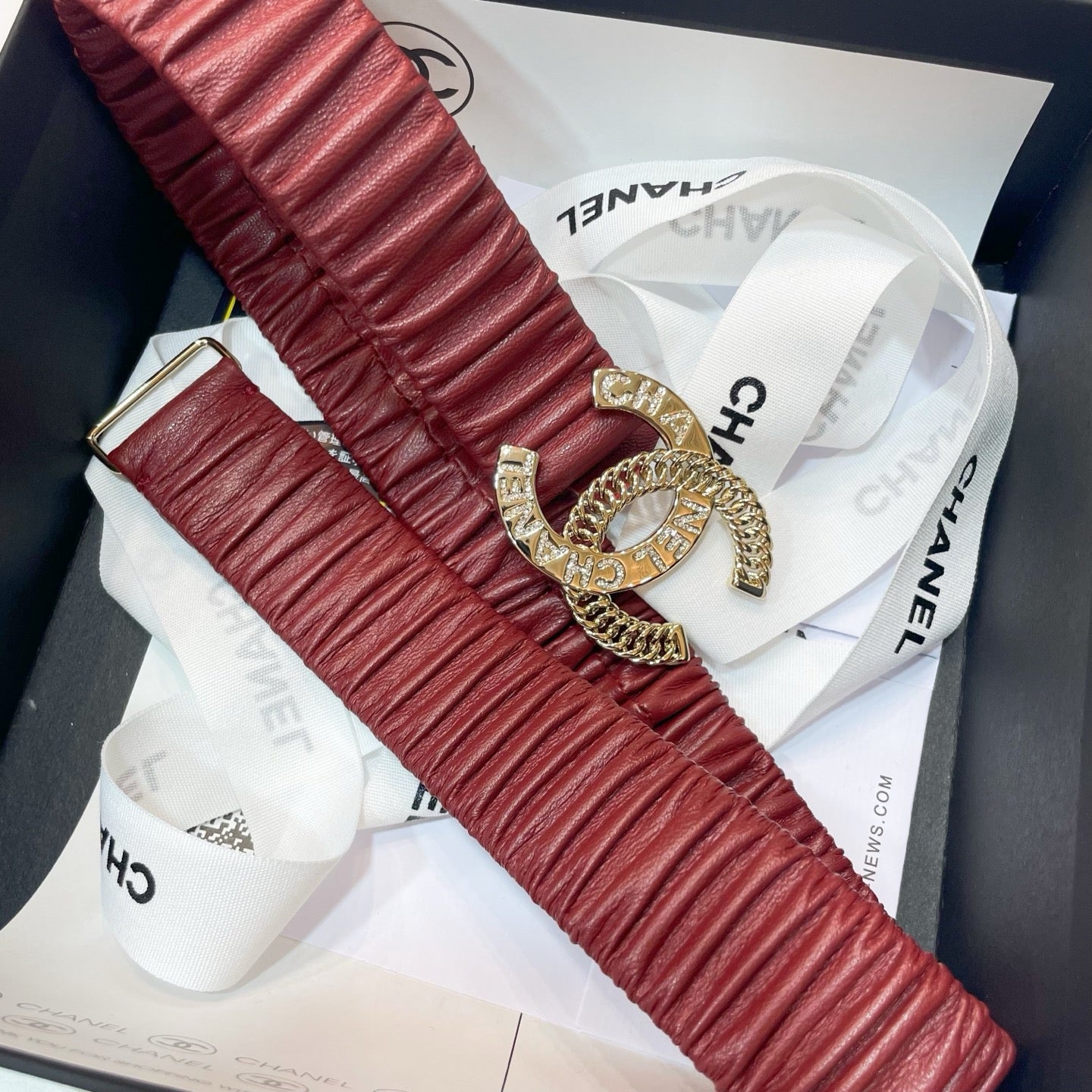 CHANEL DOUBLE 30MM STRETCH BELT IN RED CALFSKIN GOLD CHAIN BUCKLE CRYSTAL LOGO