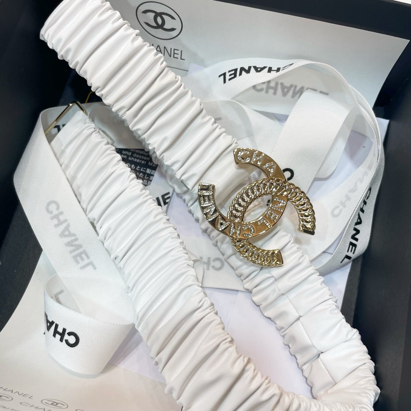 CHANEL DOUBLE 30MM STRETCH BELT IN WHITE CALFSKIN GOLD CHAIN BUCKLE CRYSTAL LOGO