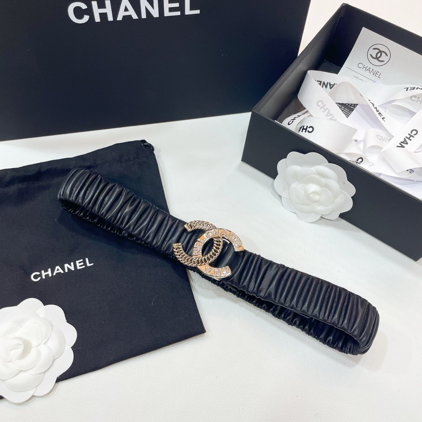 CHANEL DOUBLE 30MM STRETCH BELT IN BLACK CALFSKIN WITH GOLD CHAIN BUCKLE CRYSTAL DETAIL