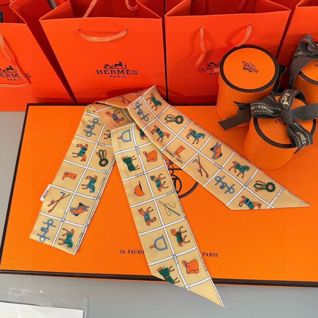 HERMES HERMES 25S SCARF 86 IN SILK 853137