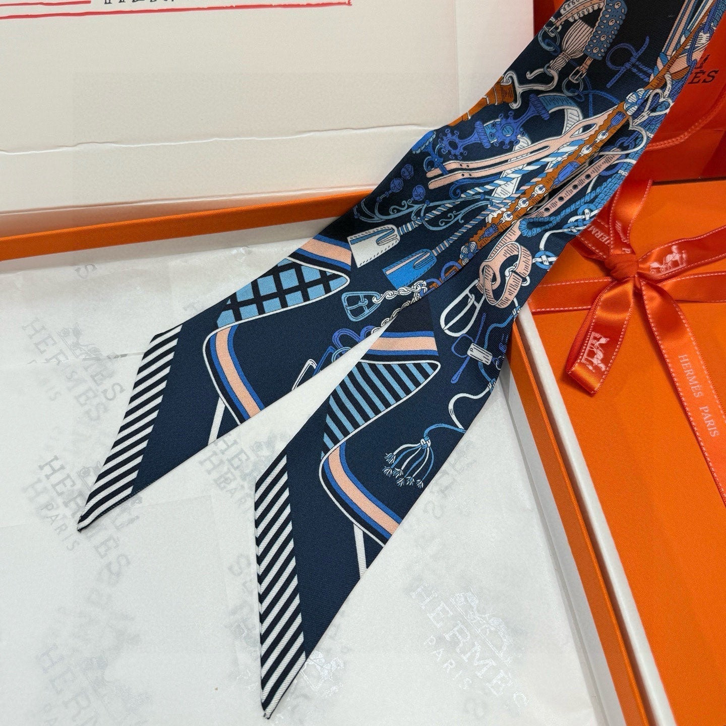 HERMES HERMES 25S SCARF 90 IN SILK 853146