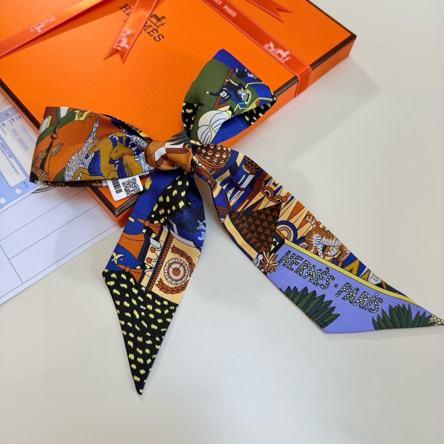 HERMES HERMES 25S NECKERCHIEF 86 IN SILK 989359