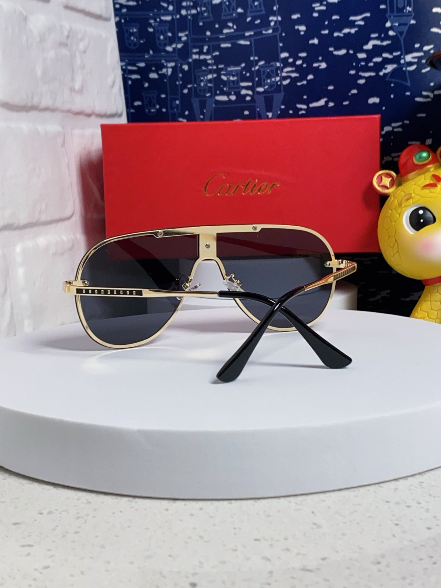 SIGNATURE AVIATOR FRAME SUNGLASSES 563238 IN METAL