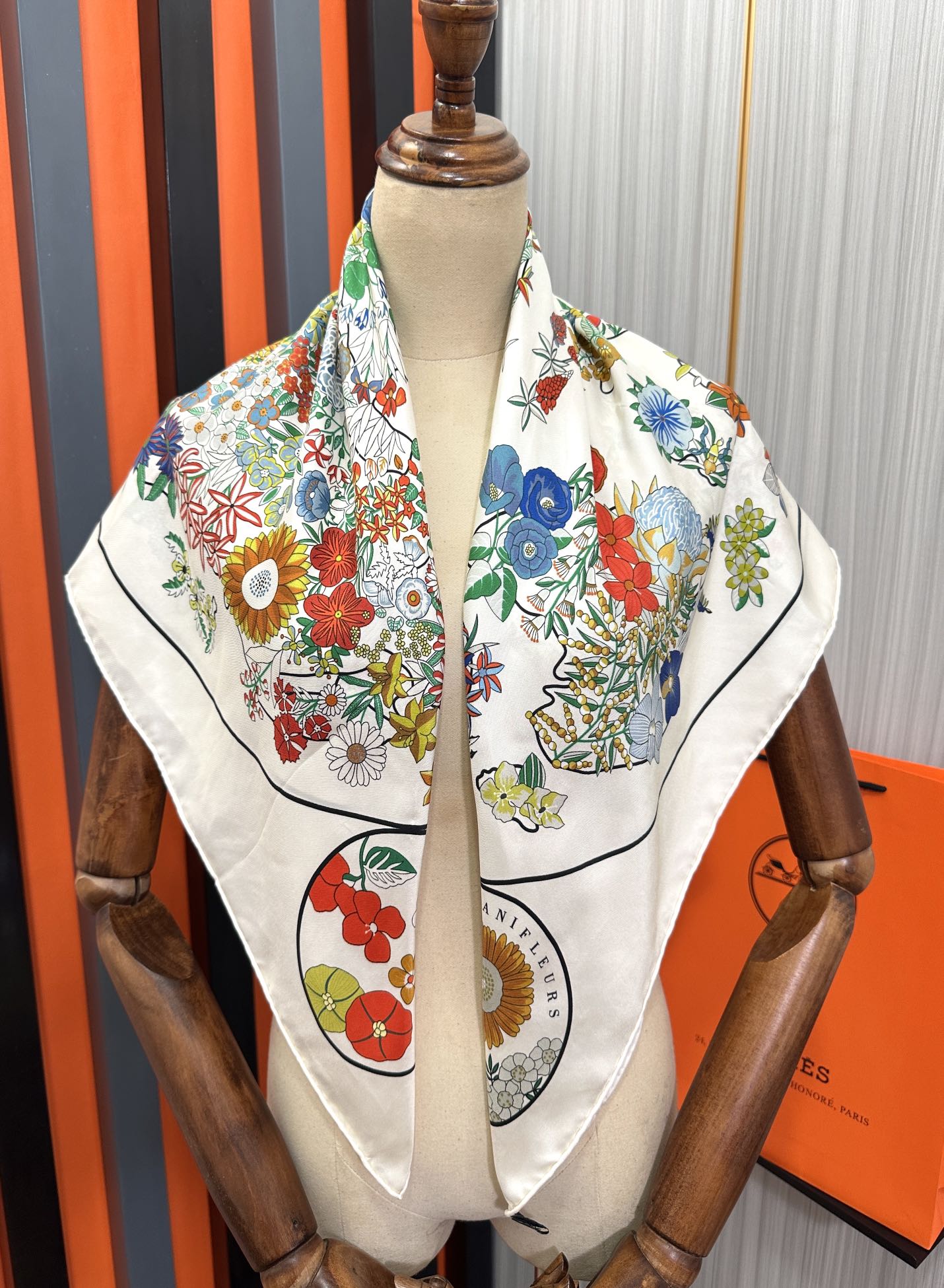 HERMES HERMES 25S SCARF 90 IN SILK 735732