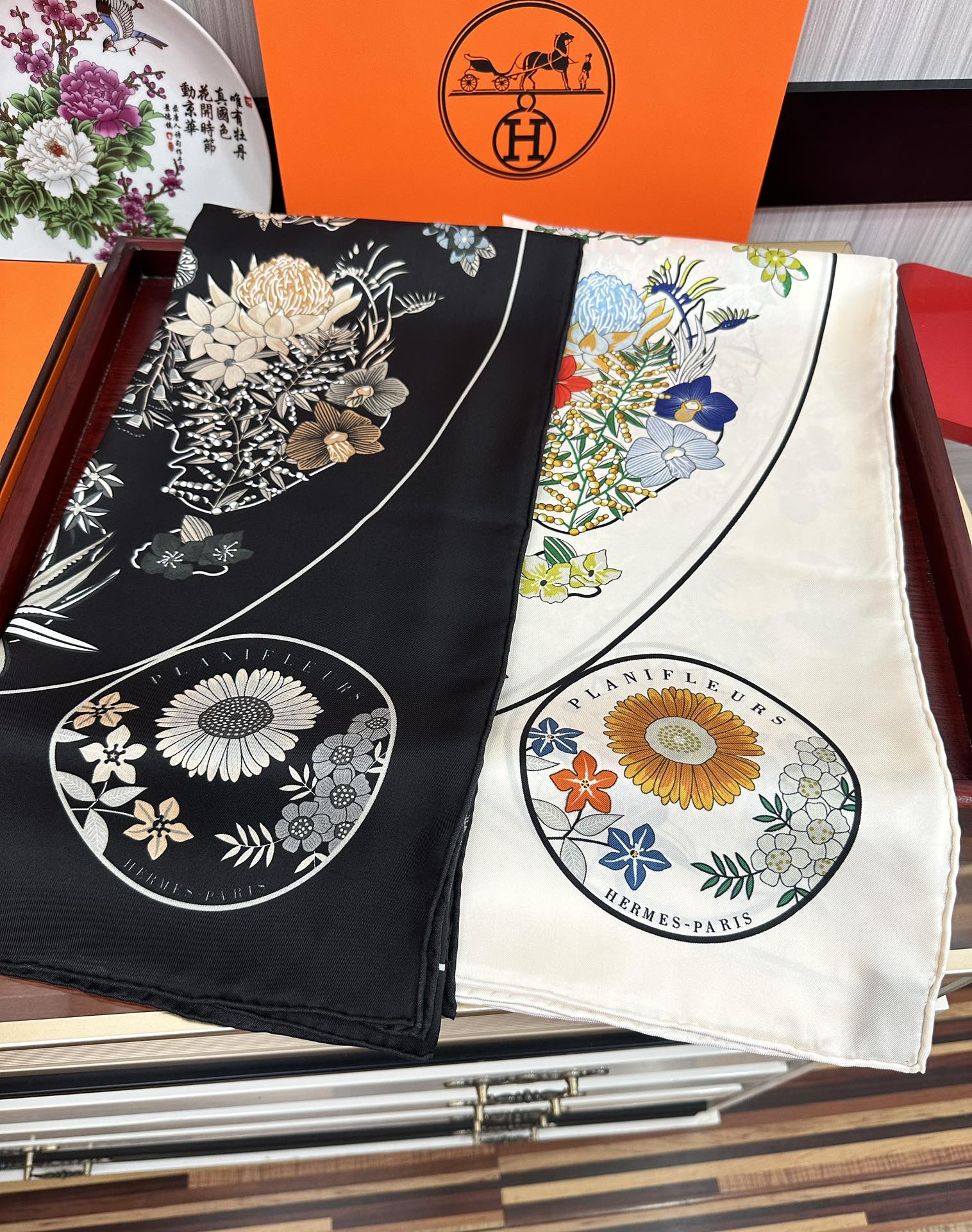 HERMES HERMES 25S SCARF 90 IN SILK 735732