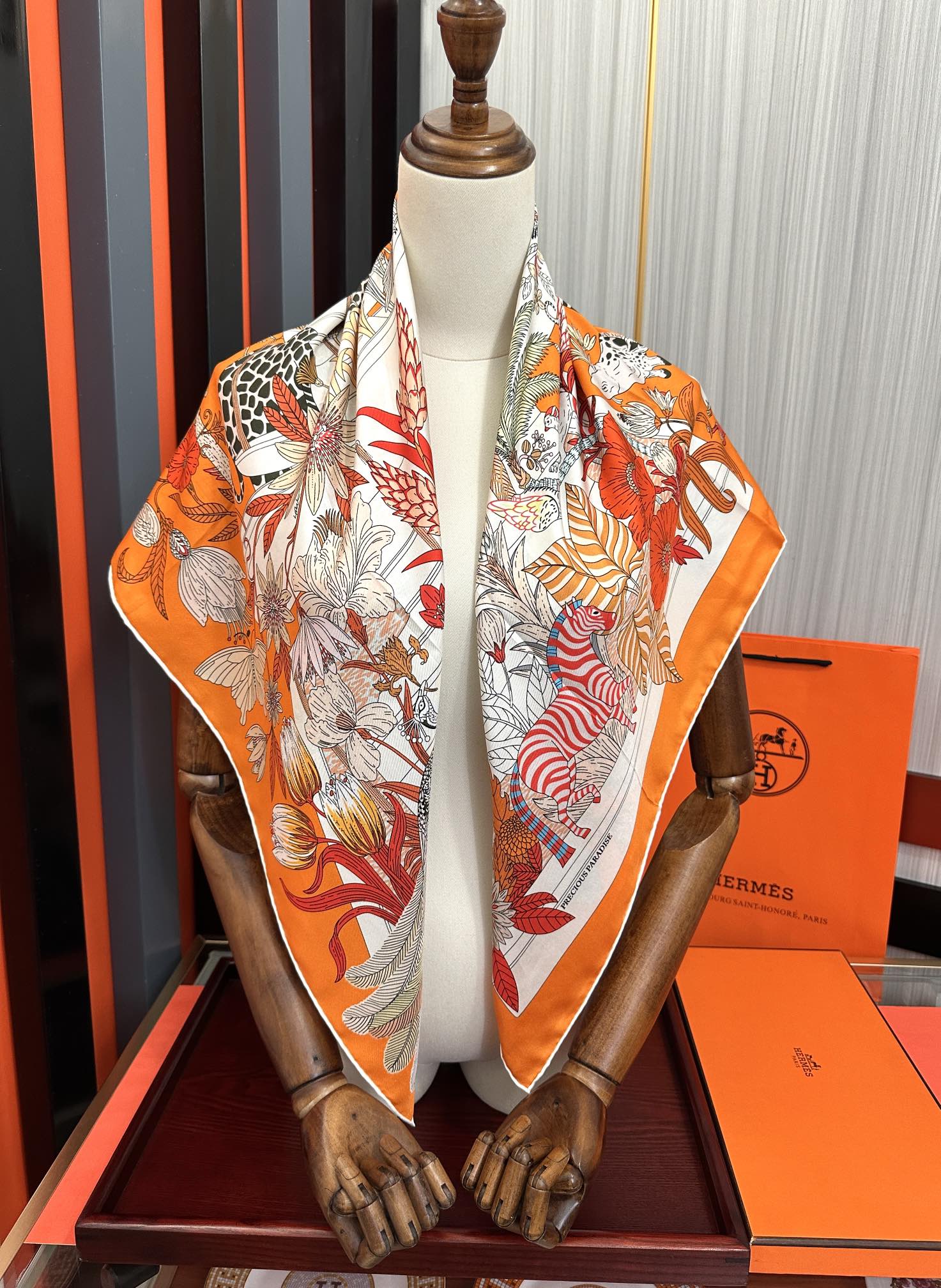 HERMES HERMES 25S SCARF 90 IN SILK 735740