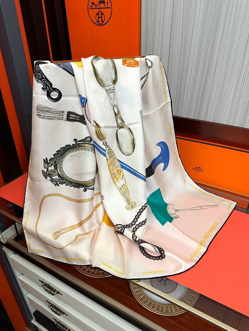 HERMES HERMES 25S SCARF 90 IN SILK 005