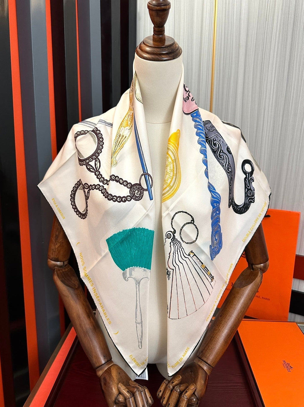 HERMES HERMES 25S SCARF 90 IN SILK 005