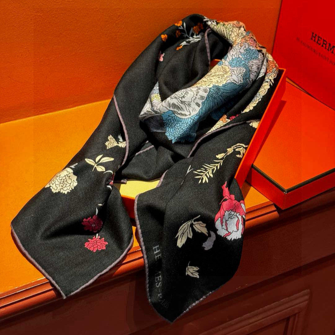 HERMES HERMES 25S SCARF 140 IN CASERE SILK 709657