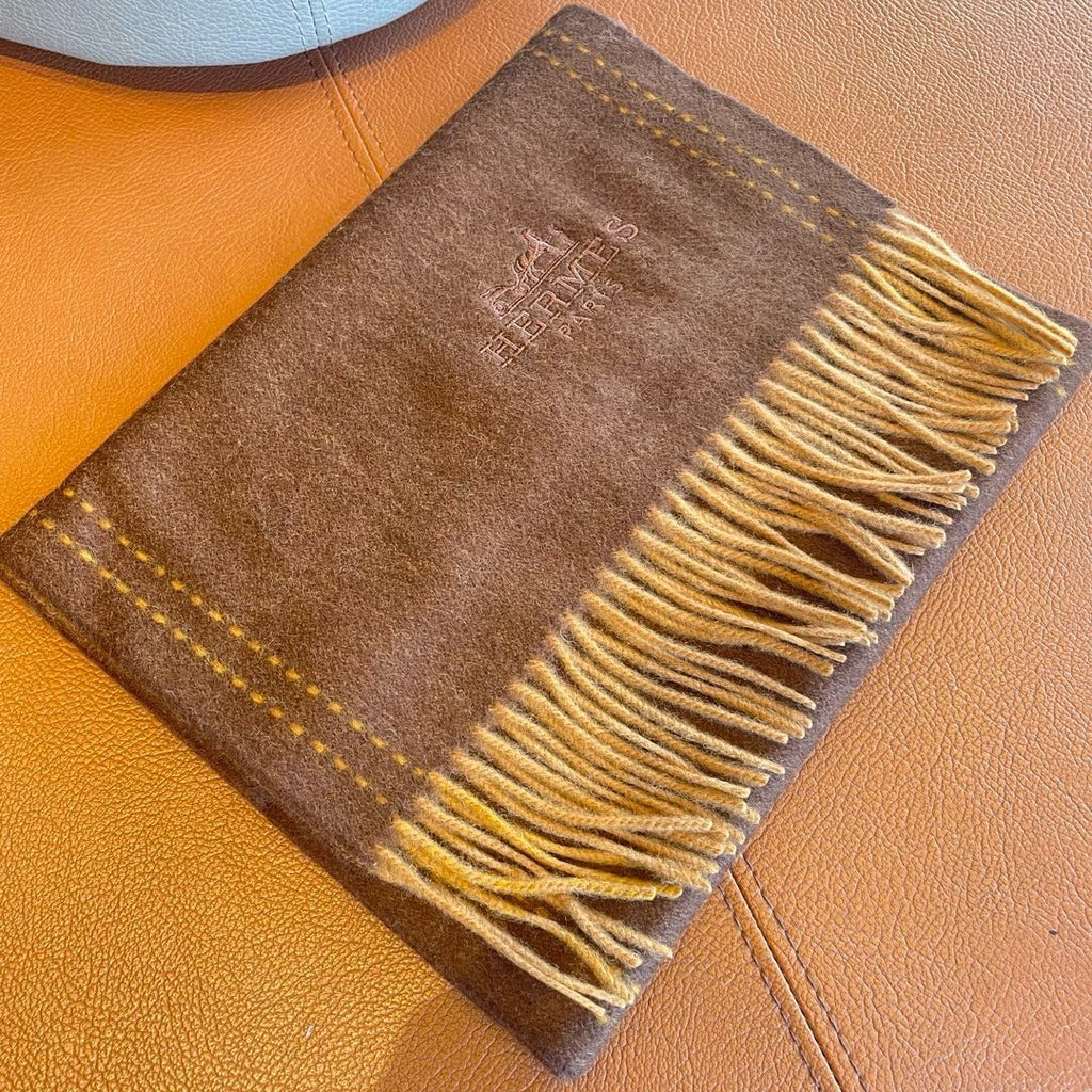 HERMES UNIE BRODEE GM MUFFLER IN CHOCOLATE BROWN CASERE